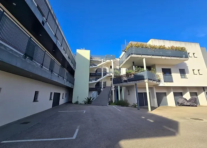 T3 Avec Box, Place De Parking Et Grande Terrasse! Διαμέρισμα *